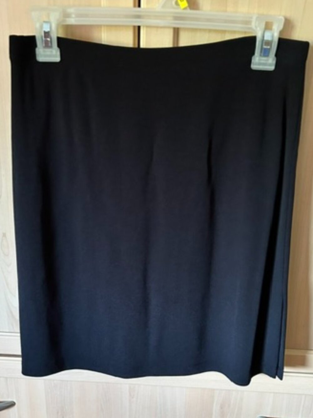 Pre-Owned - Old Navy Black Elastic Waist Skirt Size: Medium